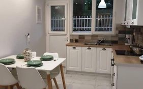 Eytyhias Yard Apartments In Poros