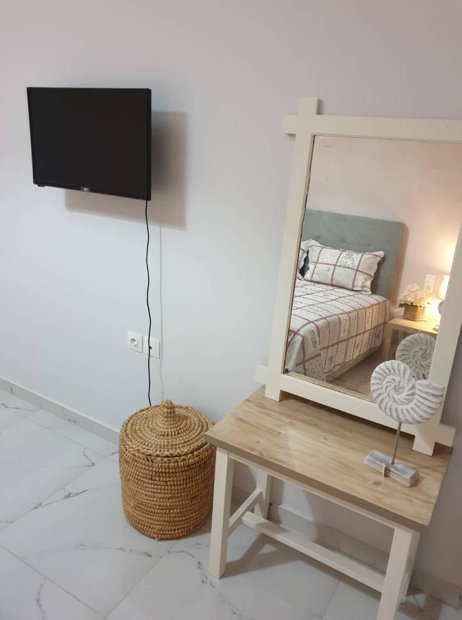 Eytyhias Yard Apartments In Poros Πόρος Εξωτερικό φωτογραφία
